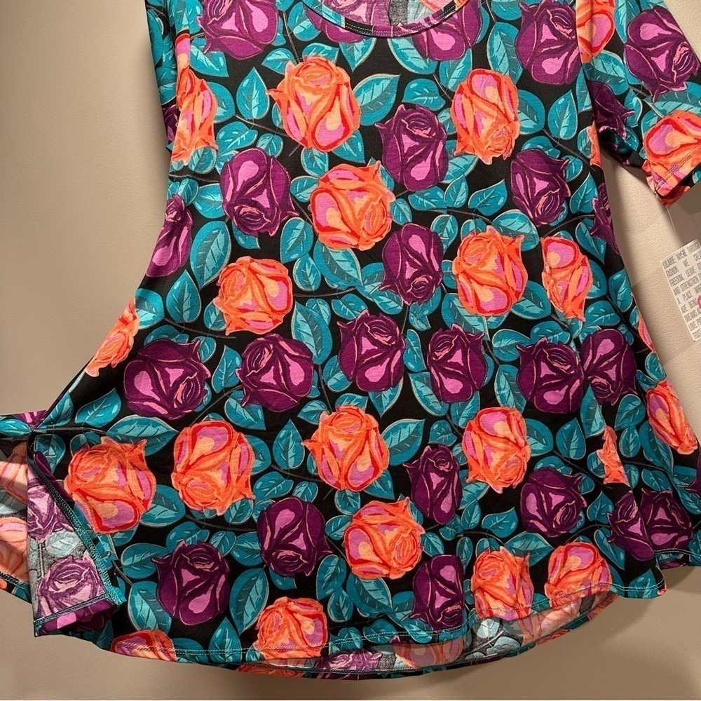 NWT LulaRoe PerfectT Swing Top Tunic Half Sleeve Loose Fit Stretchy Soft Floral - Picture 7 of 14